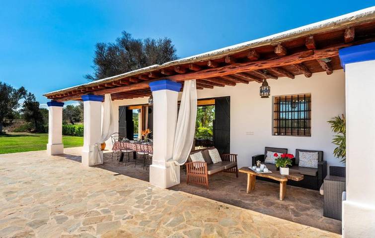Villa in Sant Carles de Peralta, Santa Eulària des Riu