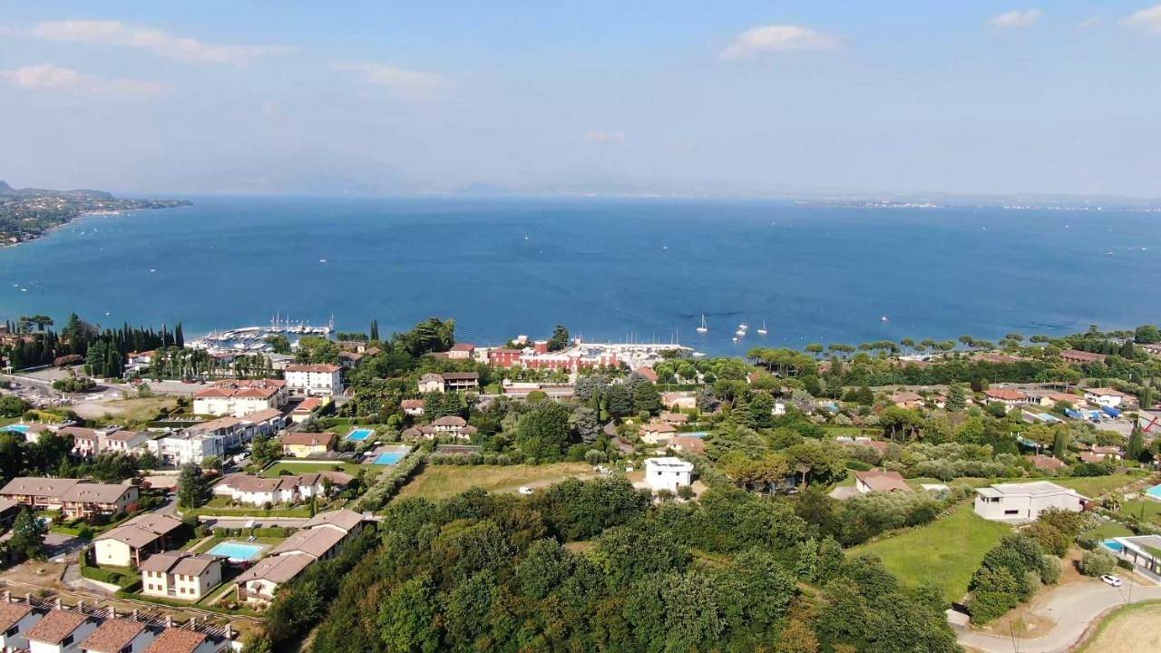 Italia Living Villa in Padenghe sul Garda, Gardasee-Berge