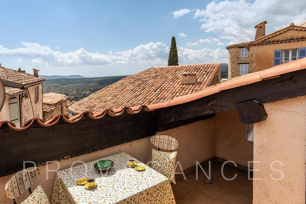 Charming townhouse in the middle of Fayence in Fayenza, Region de Draguignan