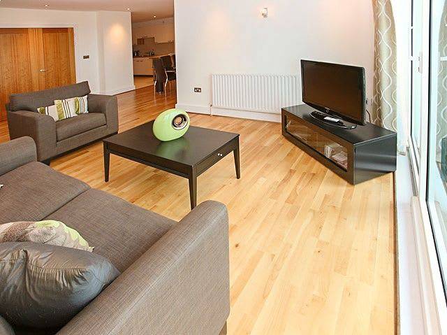 Appartement entier, Les Bateaux - Views of Poole Quay from Balcony in Poole, Poole Harbour