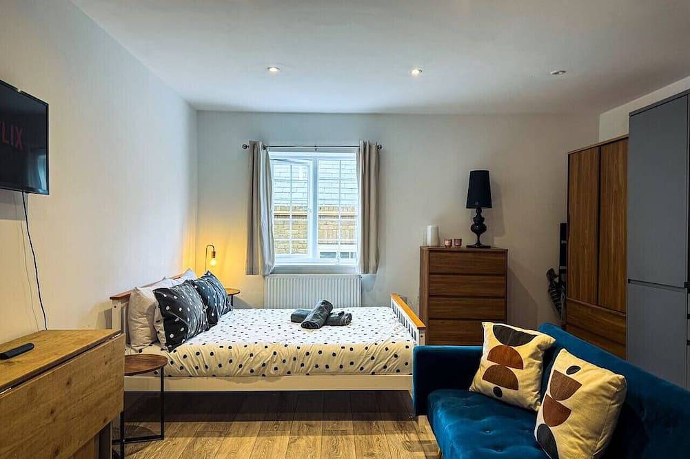 Entire apartment, Apart Hotel – Prime Maidstone Location in Kent