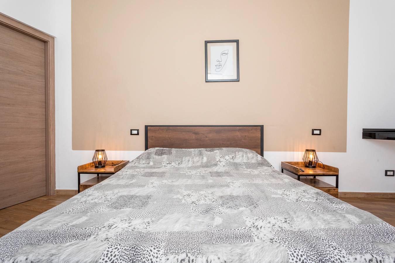 Zimmer 'Balestrate' mit Balkon, Wlan und Klimaanlage in Acireale, Catania Provinz