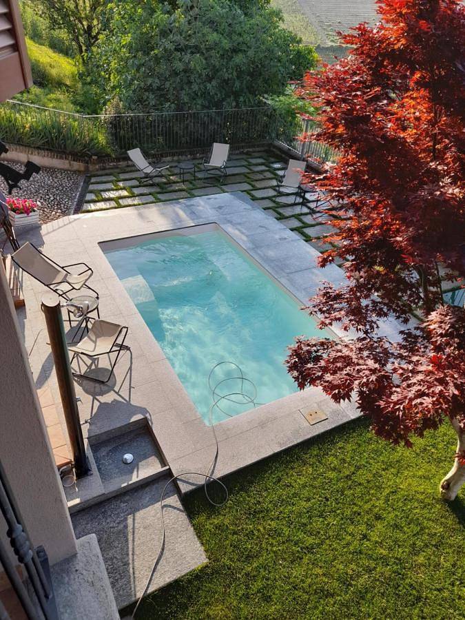 Appartamento per 3 persone, con Balcone e Terrazza nonché Giardino e Piscina a Serralunga d'Alba