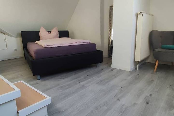 Ganze Wohnung, Dachgeschoss Maisonette Wohnung in Euskirchen, Kreis Euskirchen
