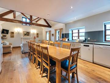 Cottage for 12 People in Shropshire, West Midlands, Photo 2