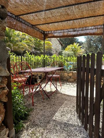 Gîte pour 4 personnes, avec jardin et piscine à OMS (homonymie)