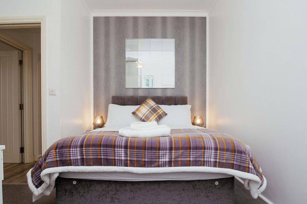 Entire apartment, Elegant Spacious 2 Bed Flat with Garden - Sleeps 7 in Watford, Hertfordshire