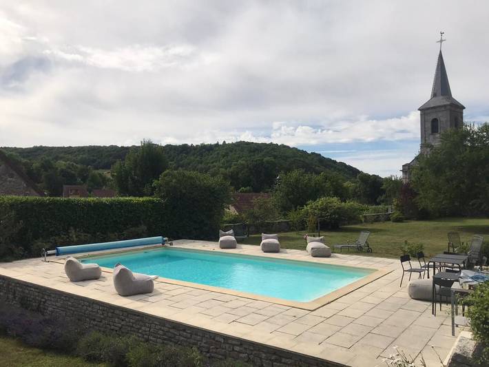 Gîte pour 13 personnes, avec jardin ainsi que terrasse et piscine dans vallée de l'Ouche - 4