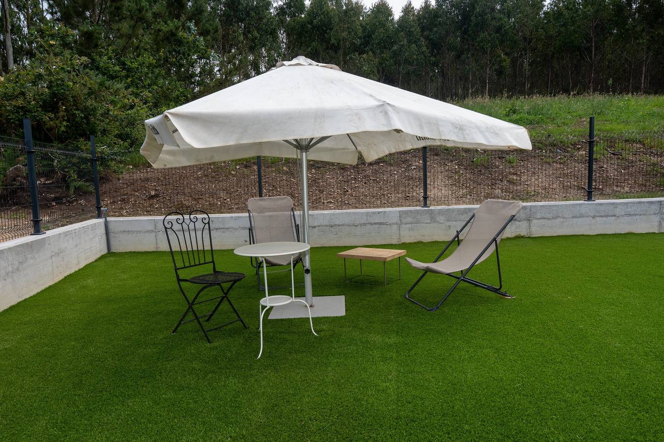 Ferienhaus 'Muxia' mit Bergblick, privater Terrasse und Wlan in Muxía, Costa de Galicia