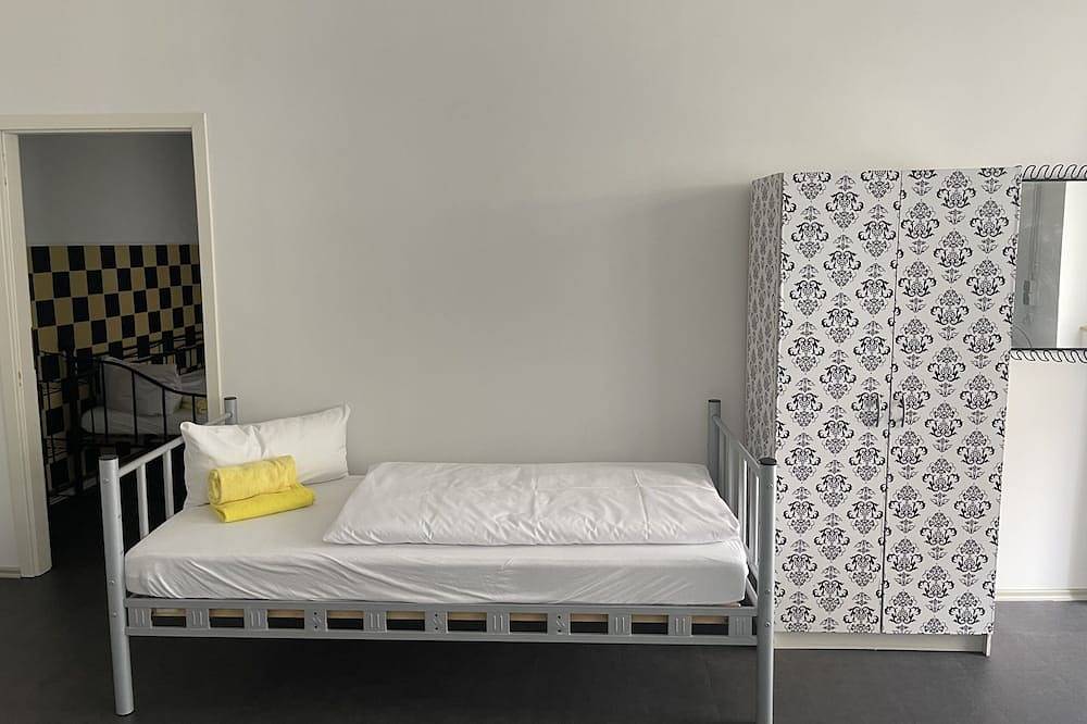 Apartamento entero, Estudio-Confortable-Baño privado externo-Apartment Eg in Núremberg, Franconia