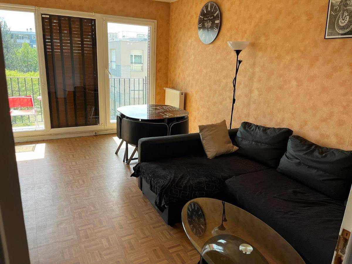 Appartement entier, Superbe appartement T4 avec 3 chambres et balcon in Massy, Essonne