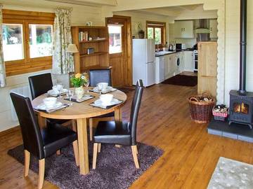 Log Cabin for 2 People in Cropthorne, West Midlands, Photo 3