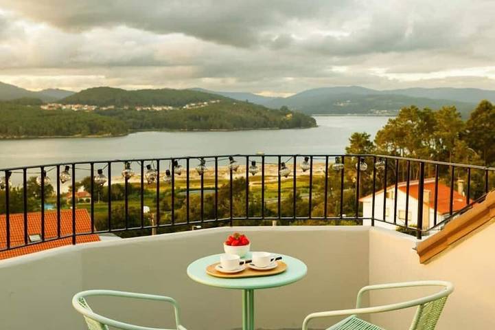 Casa rural para 2 personas, con jardín y jacuzzi en Noya