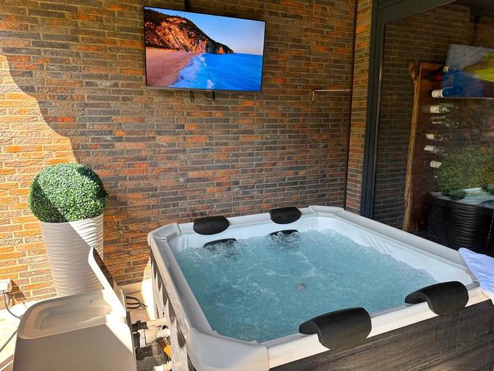 Ferienhaus für 2 Personen, mit Whirlpool und Terrasse sowie Garten und Pool in Vlotho