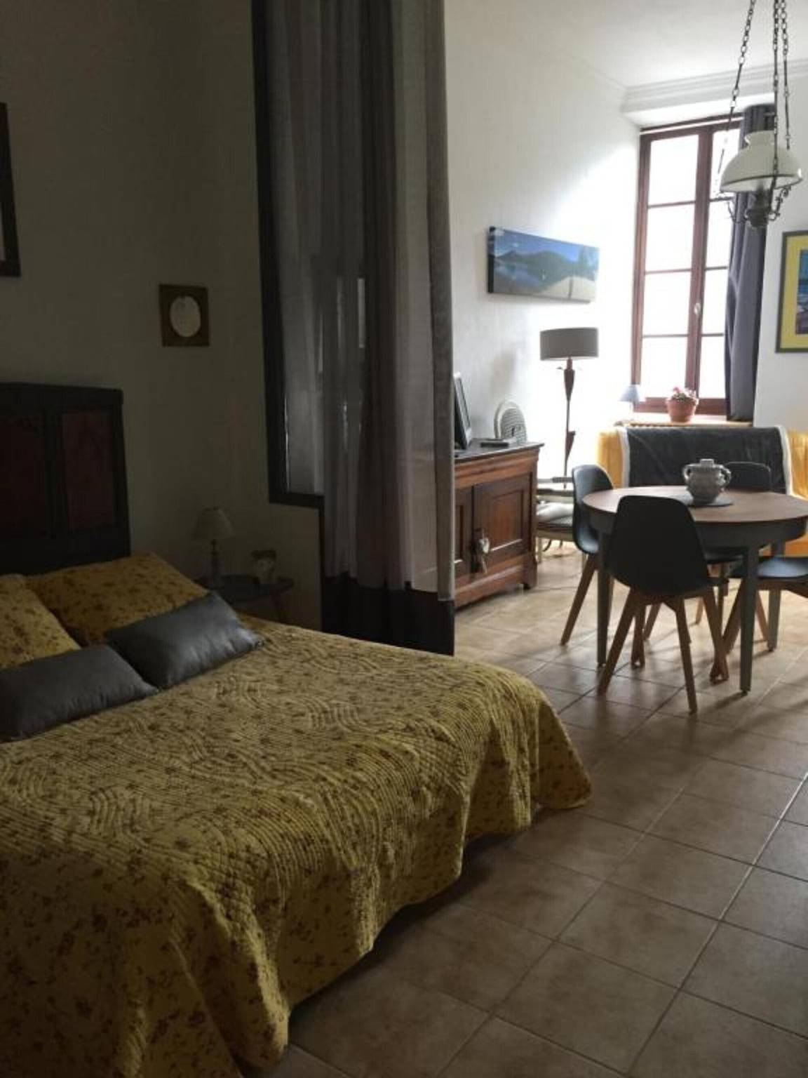 Appartement entier, Gîte De La Chatiere avec vue sur les montagnes, terrasse privée et Wi-Fi in Villefort, Parc national des Cévennes