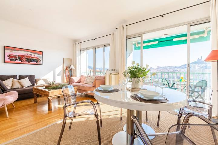 Gîte pour 2 personnes, avec terrasse et vue dans Le Vieux Port (Marseille)