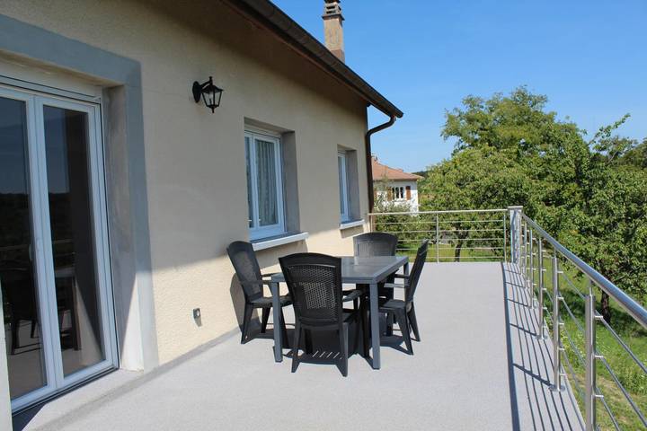 Gîte pour 4 personnes, avec Balcon ainsi que Terrasse et Jardin