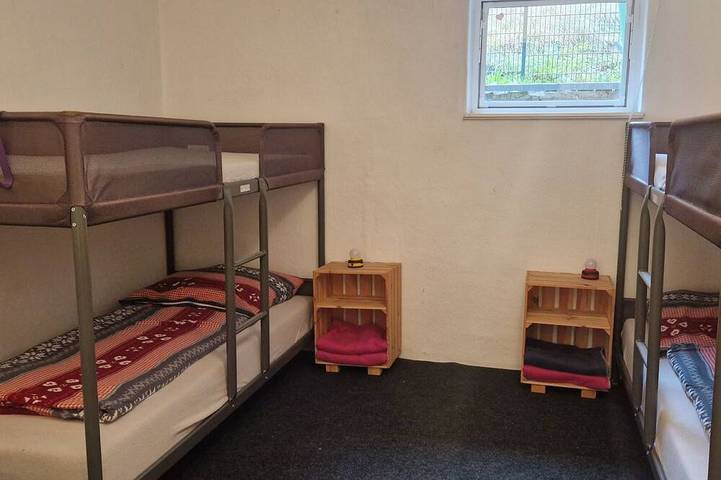Ganze Wohnung, Leben auf dem Ponyhof im Grünen... landschaftlich schön und doch zentral gelegen in Ahnatal, Landkreis Kassel