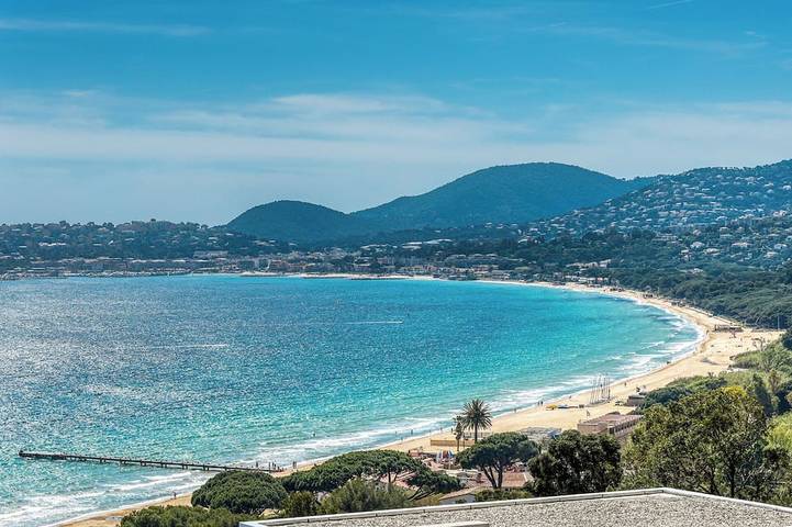 Location de vacances pour 10 personnes, avec balcon et jardin dans Plage du Débarquement (La Croix-Valmer)