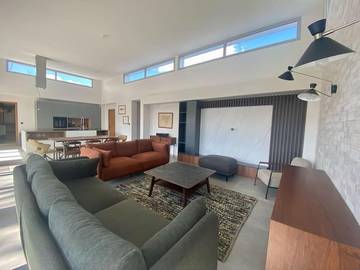 Cottage pour 12 personnes, avec piscine ainsi que jacuzzi et jardin à Brette-les-Pins