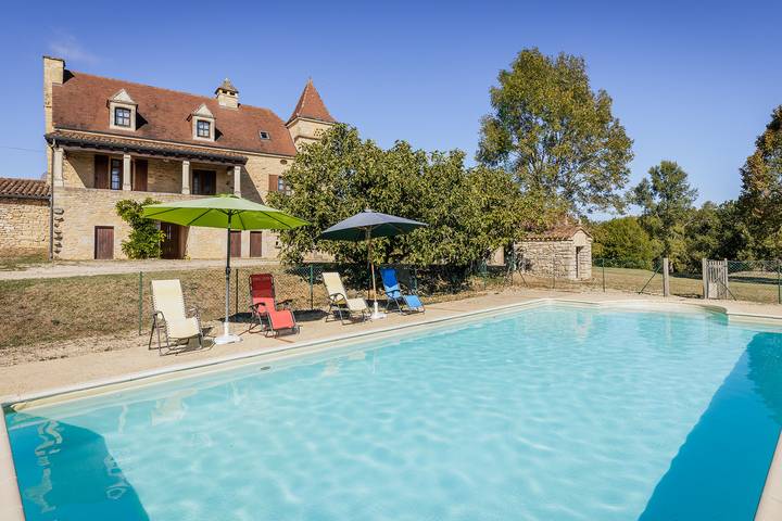 Gîte pour 12 personnes, avec piscine