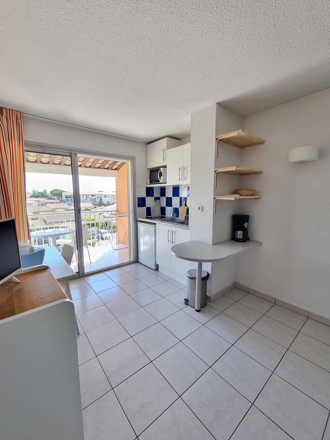 Apartamento entero, Apartamento «Cap d’Agde - Primavera - 1» con piscina compartida, terraza privada y aire acondicionado in Cap d'Agde, Agde