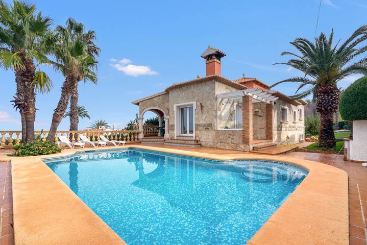 Villa 'Sabina' mit Meerblick, Privatem Pool und Wi-Fi in Montgo, Dénia