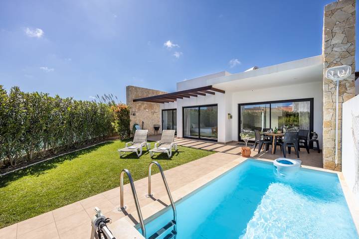 Apartamento para 4 personas, con Terraza además de Jardín y Piscina en Sagres