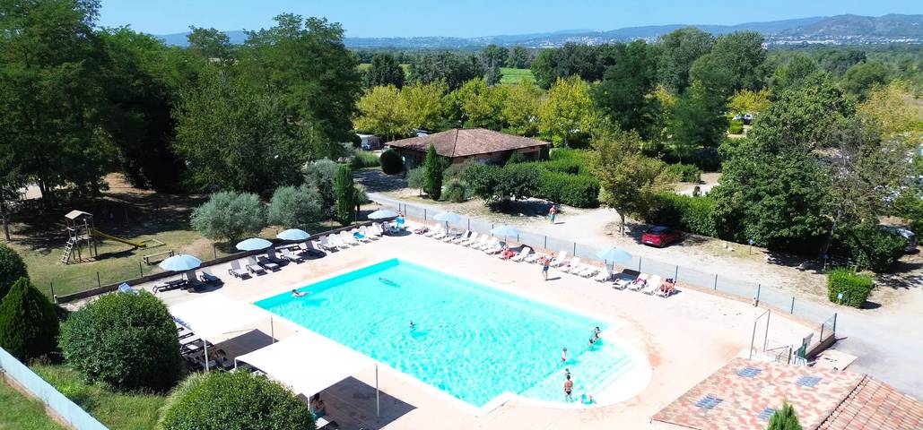 Camping pour 6 personnes, avec Terrasse et Piscine