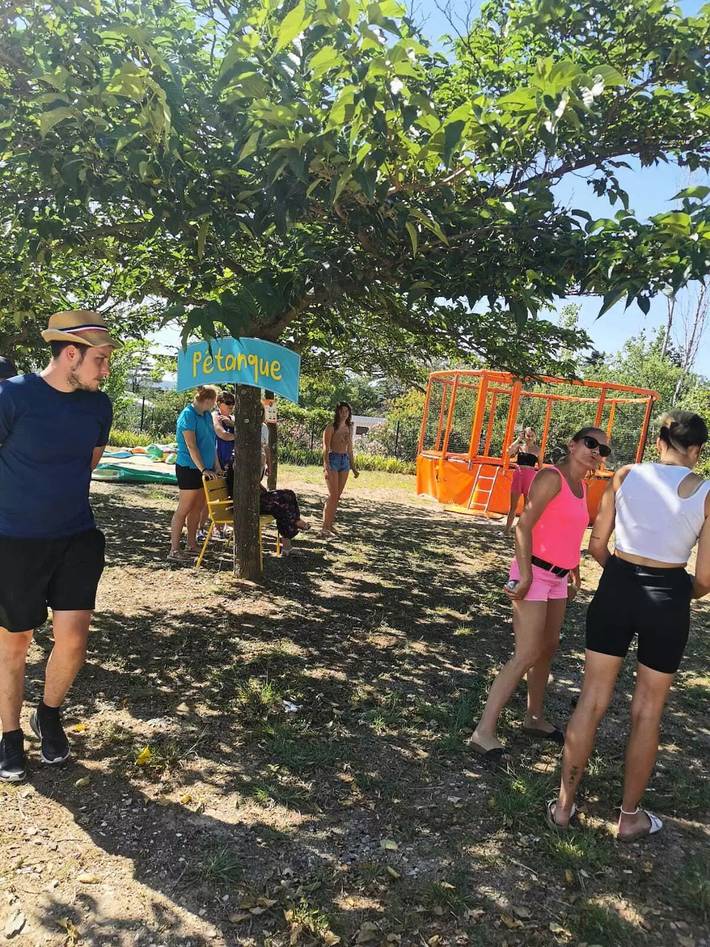 Camping für 4 Personen, mit Terrasse, mit Haustier in Hérault - 3