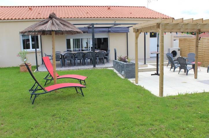 Gîte pour 12 personnes, avec Terrasse et Jardin en Vendée - 2