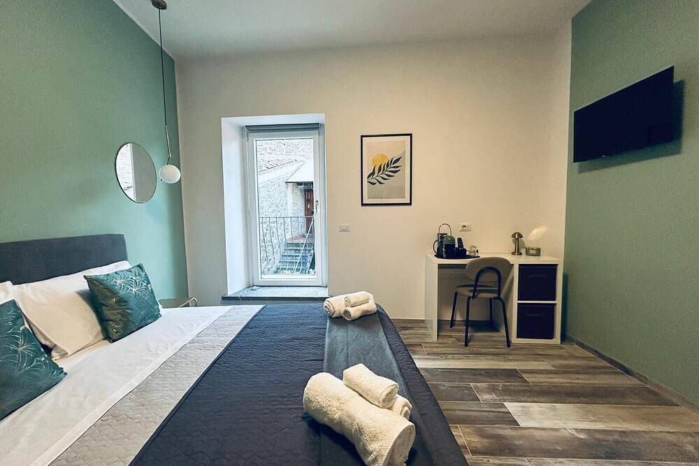 Welchome Vitorchiano double room with balcony  in Vitorchiano, Provincie Viterbo