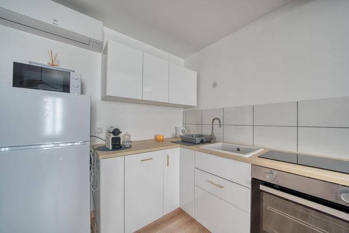 Location de vacances pour 6 personnes, avec piscine et jardin à Saint-Paul-Lizonne - 4