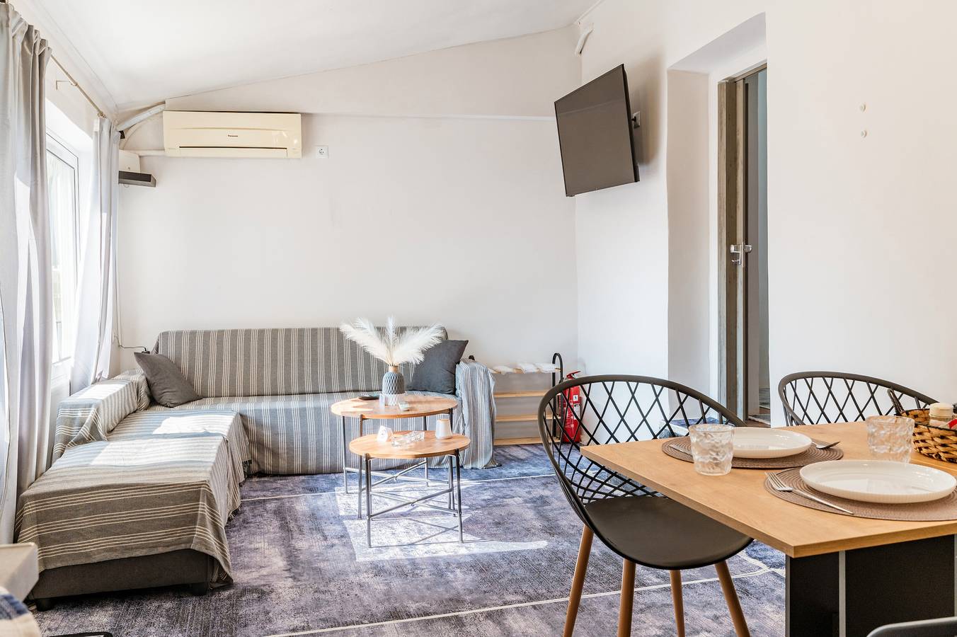 Ferienhaus 'Azure Nest' mit privater Terrasse, Wlan und Klimaanlage in Südküste Attikas