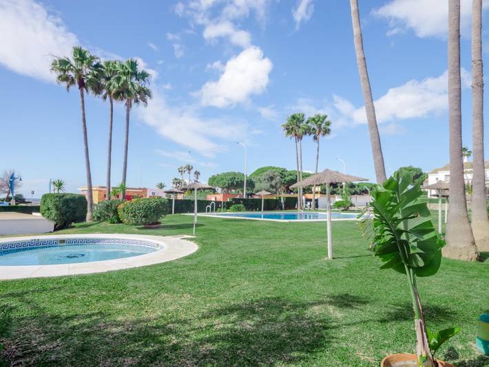 Ganze Ferienwohnung, Direkt am Strand mit Pool und Air A. in La Barrosa, Chiclana de la Frontera