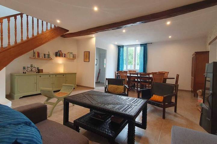 Gîte pour 12 personnes, avec jardin à Lucy-sur-Cure