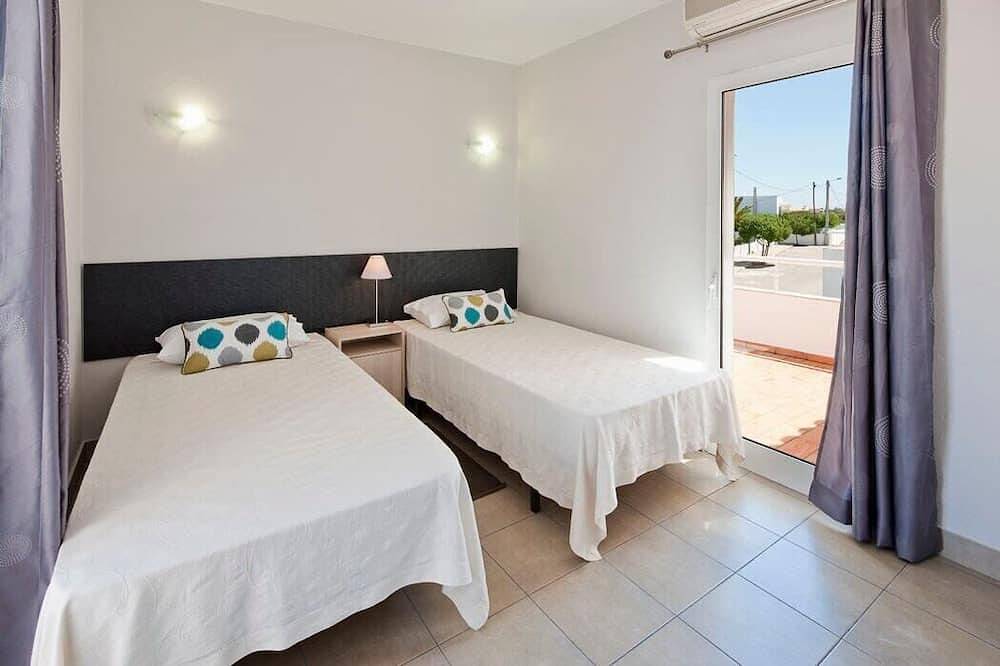 Villa Manuel - 4 Schlafzimmer Villa, zu Fuß zum Strand, Restaurants und Supermarkt in Guia, Faro Distrikt