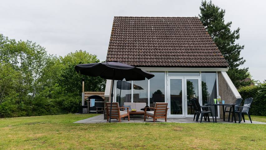 Vakantiehuis voor 4 personen, with Balkon/Terras and Terras as well as Tuin and Sauna in Vlagtwedde
