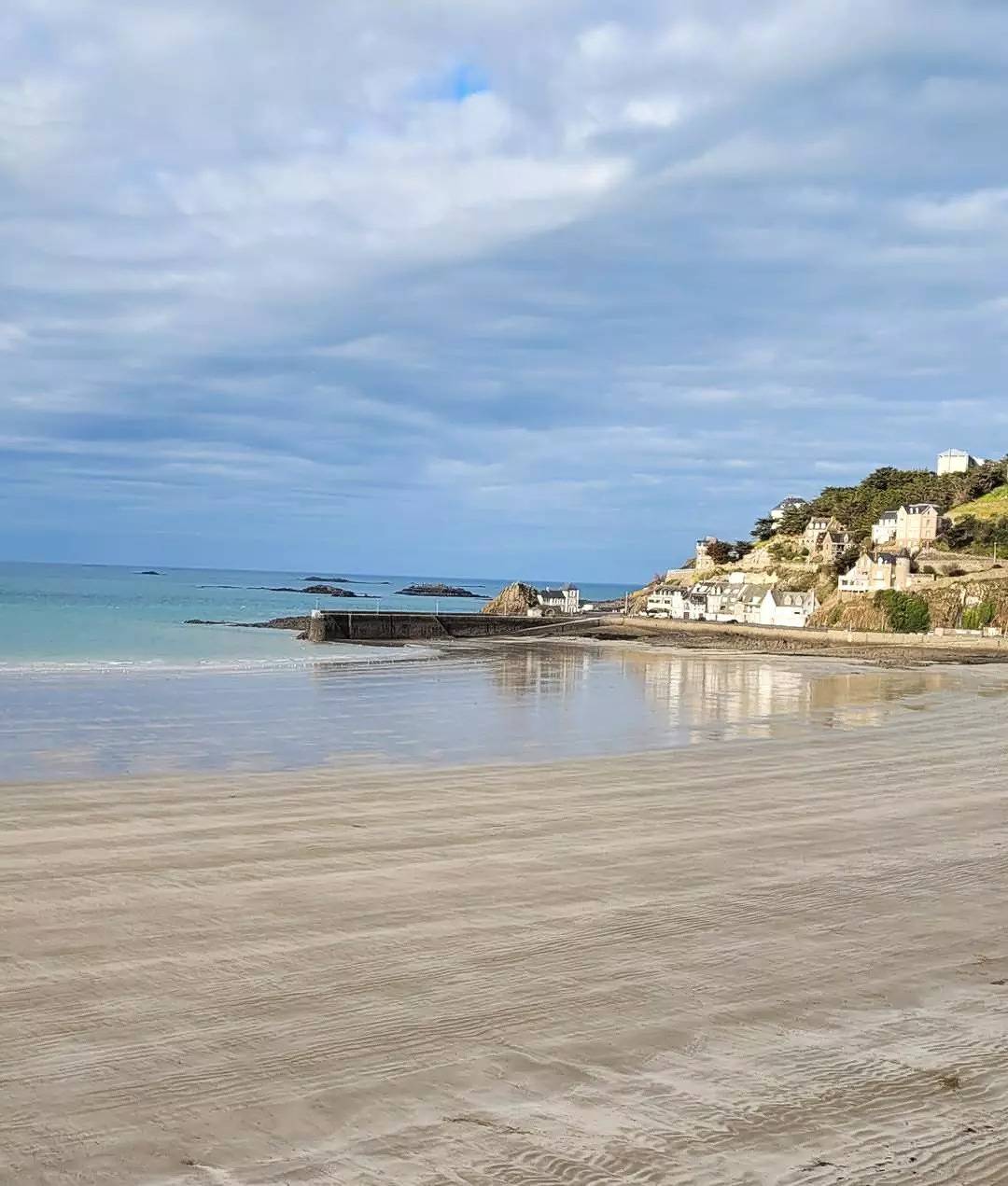 Apartamento entero, Hermoso apartamento 43m2 en el dique de Val André, vista al mar, acceso directo a la playa in Pléneuf-Val-André, Côte d’Émeraude