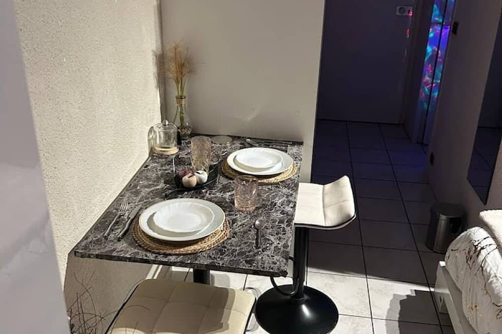 Entire apartment, Les Temps Heureux + Parking - Your Elegant Haven of Peace near Nantes in Carquefou, Nantes region