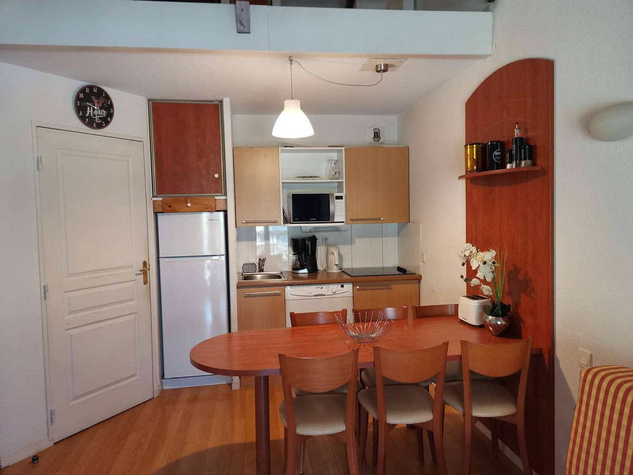 Entire apartment, Cozy 7-Person Duplex: Pool, Fitness Center, Near Slopes & Lifts in La Mongie, Bagnères-de-Bigorre