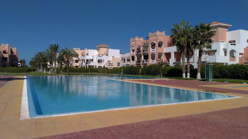 Gîte pour 6 personnes, avec piscine ainsi que jardin et vue dans Madagh