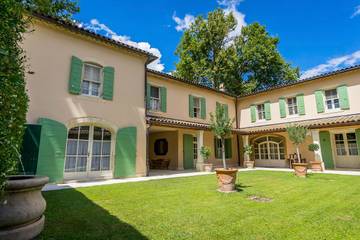 Château pour 29 personnes, avec jardin et terrasse, animaux acceptés en Provence-Alpes-Côte d'Azur