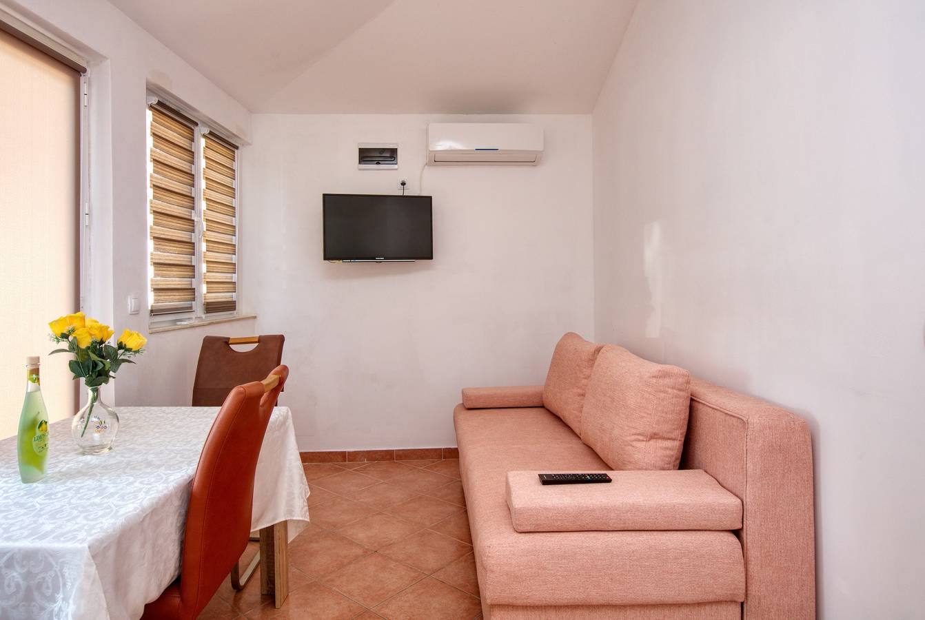 Ganze Wohnung, 1-Zimmer-Ferienwohnung mit Terrasse Biograd na Moru, Biograd A-863-f in Biograd na Moru, Zadar