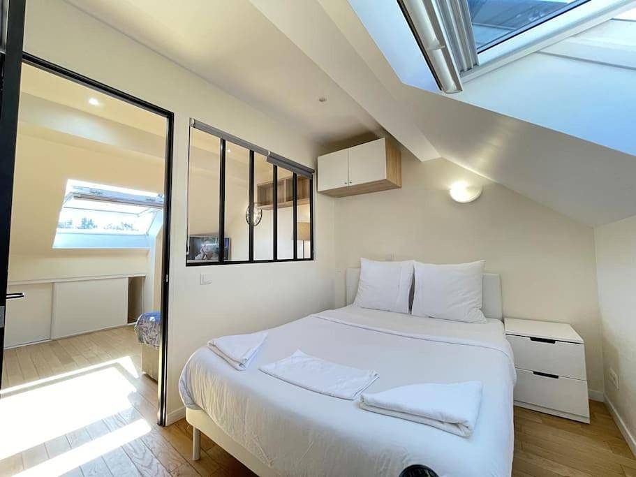 Appartement entier, One-Bedroom Apartment in Jouy-en-Josas, Yvelines