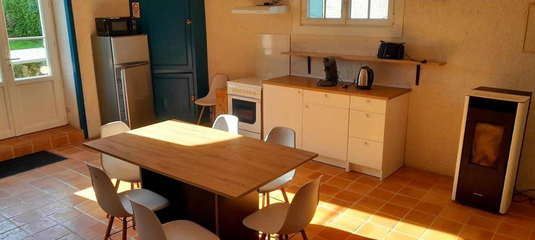 Location de vacances pour 7 personnes, avec vue ainsi que piscine et jardin à Chenac-Saint-Seurin-d'Uzet - 3