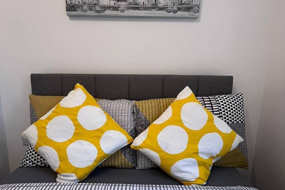 Two Bed Villa Notts for families and professionals in Nottingham, East Midlands