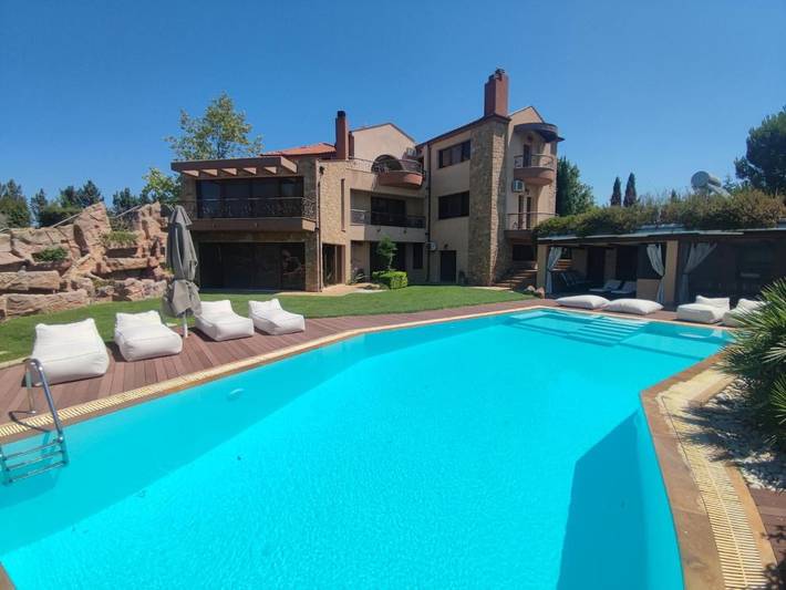 Villa für 10 Personen, mit Pool und Garten sowie Sauna und Ausblick - 1