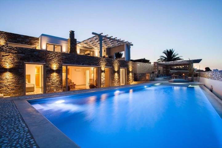 Appart’hôtel pour 2 personnes, avec Balcon et Jacuzzi ainsi que Terrasse et Jardin