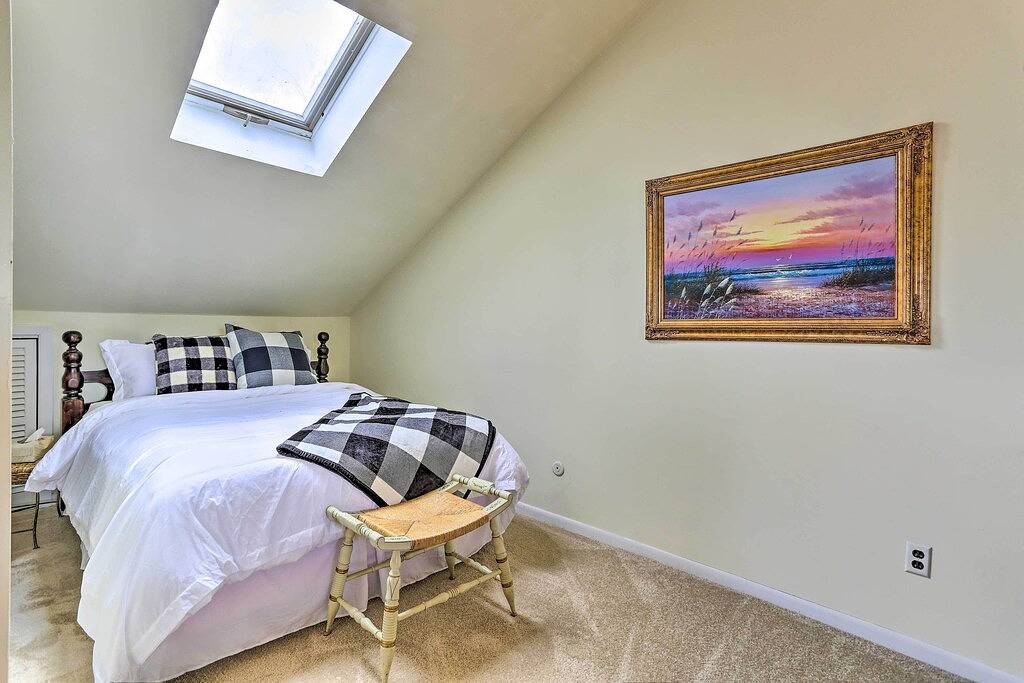 Ganze Wohnung, Mountain Creek Condo w/ Grill: Walk to Lifts! in Mountain Creek